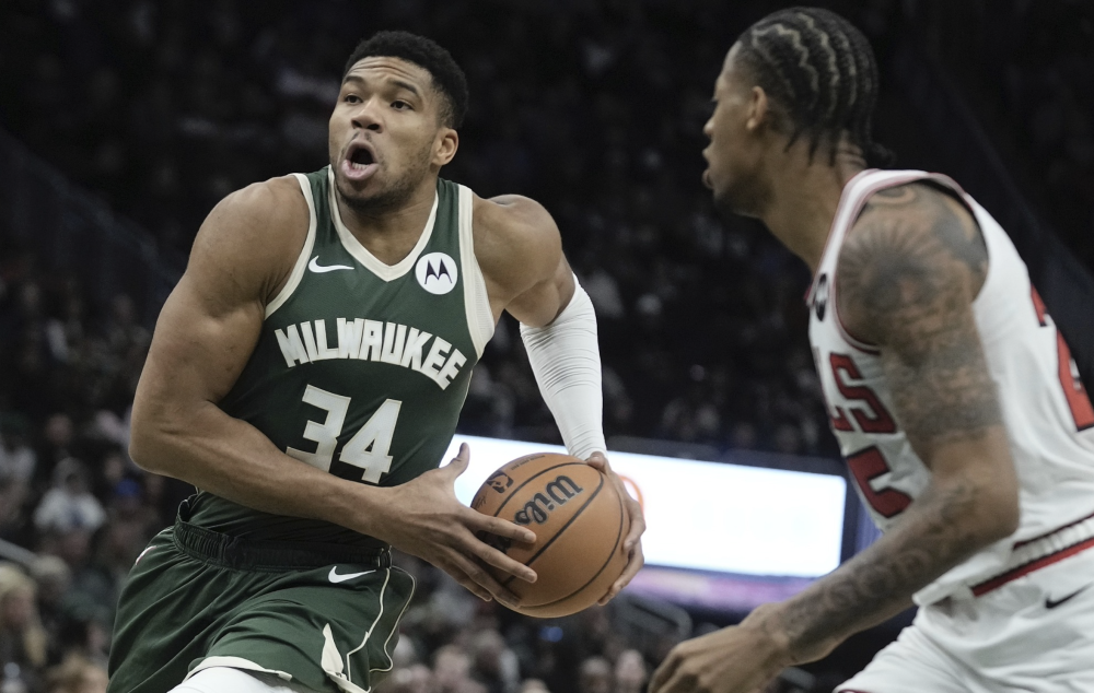  公牛德罗赞关键球 险胜魔术保留季后赛希望  