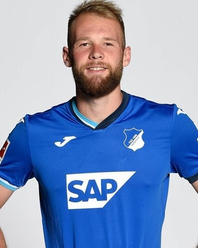  莱切前锋单骑闯关破门助球队击败罗马  